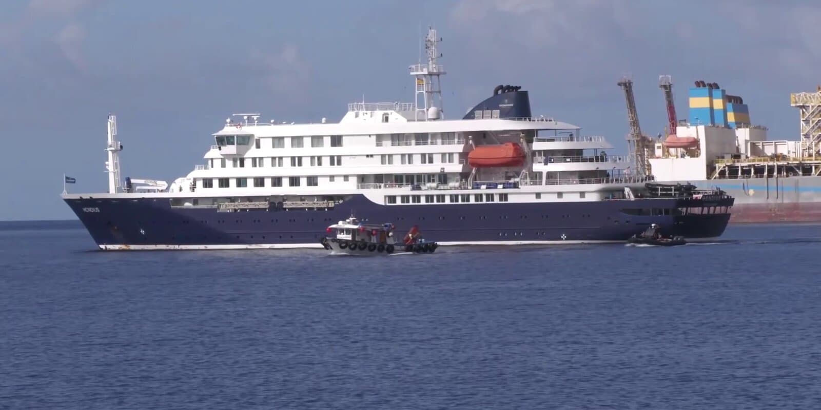 Expedition ship MV Hondius at anchor in the Port of Granadilla on 10 May 2026
